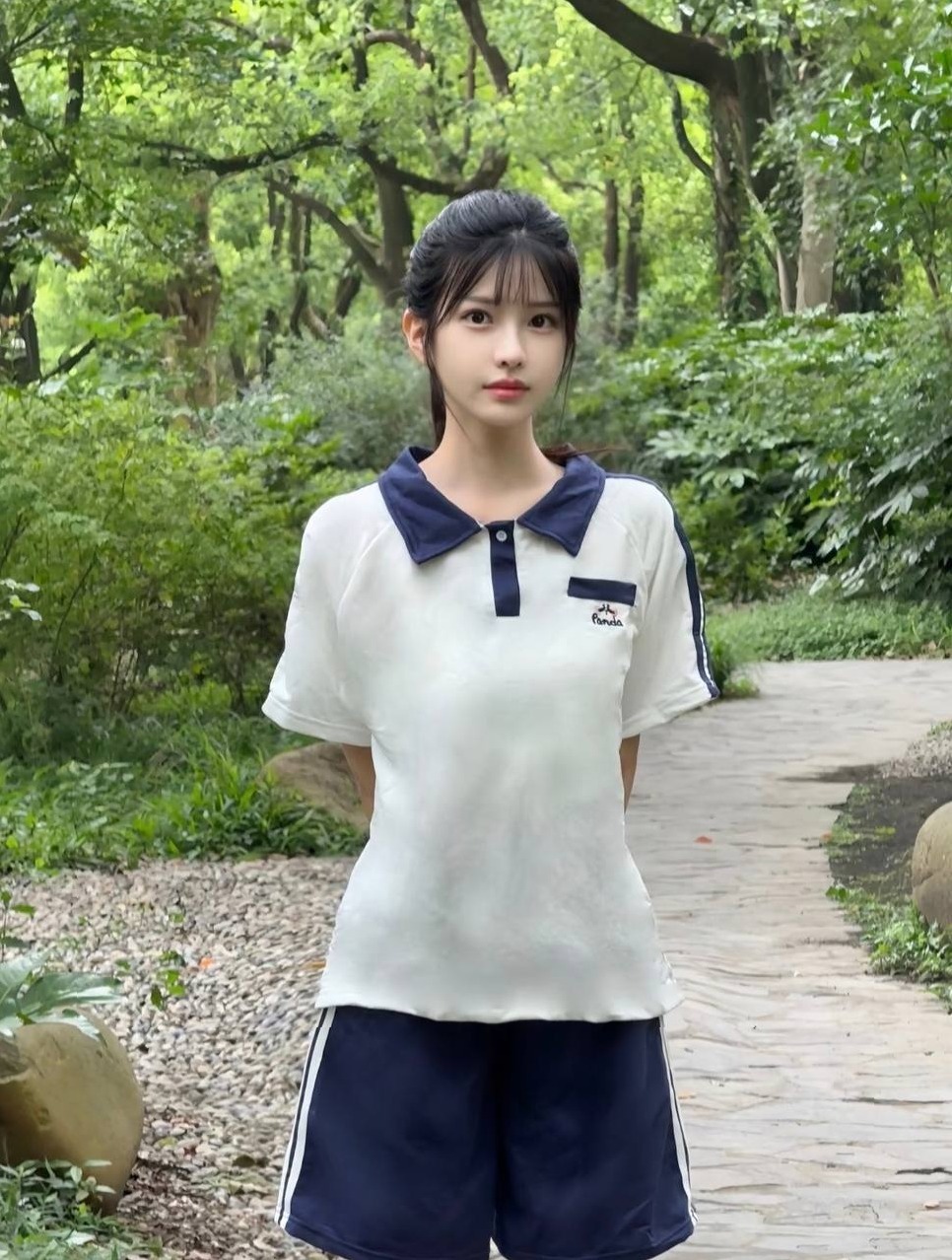 上海静安白小纯 身高173cm 体重48kg 纯欲甜美