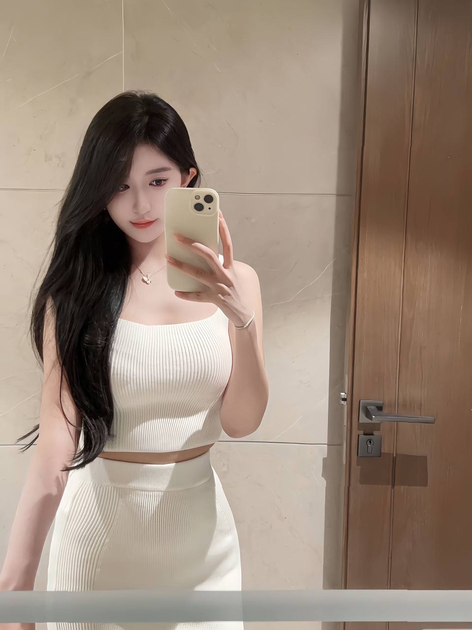 深圳福田 清纯女孩 170cm 90斤 真胸C 三点粉嫩 全身雪白