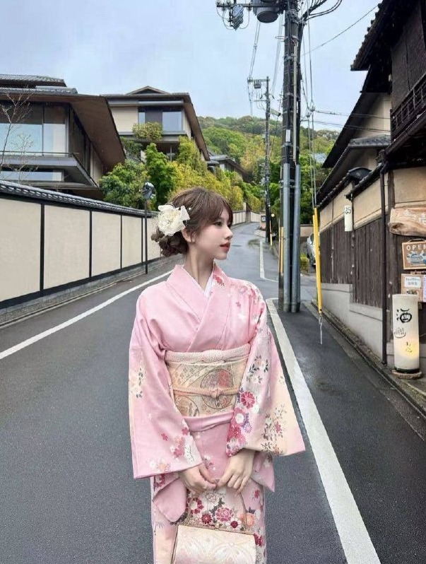 上海普陀 日本良家女友 爱野 青涩 极致 碰撞 天然白虎