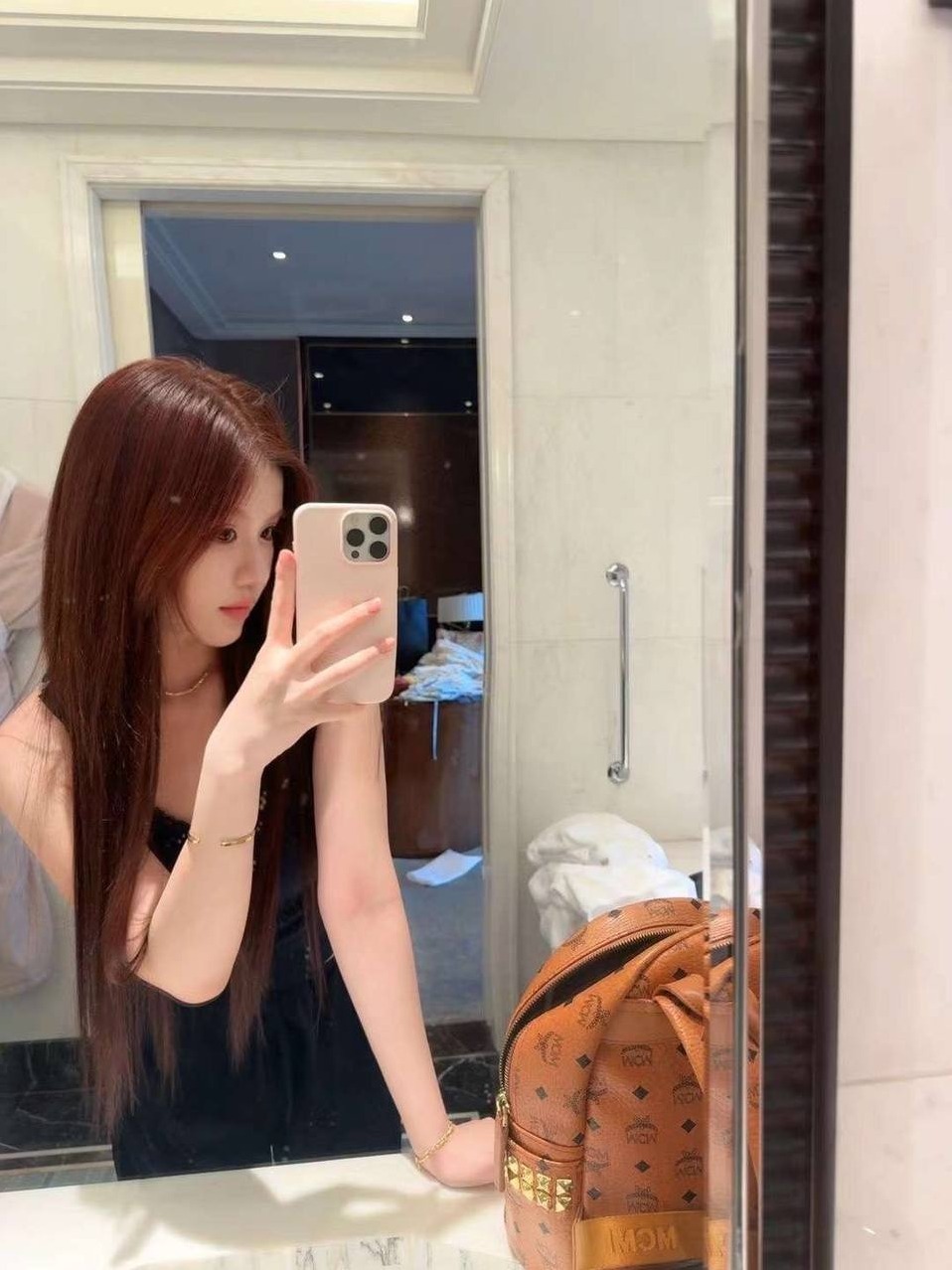 广州寒枫kivi酱净高173肤如凝脂妈生脸天然D情绪价值