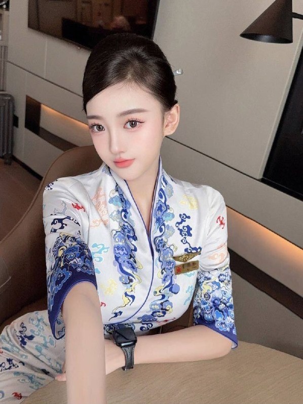 广州 悦悦 新人海航空姐 身高173cm 甜美笑容 气质优雅