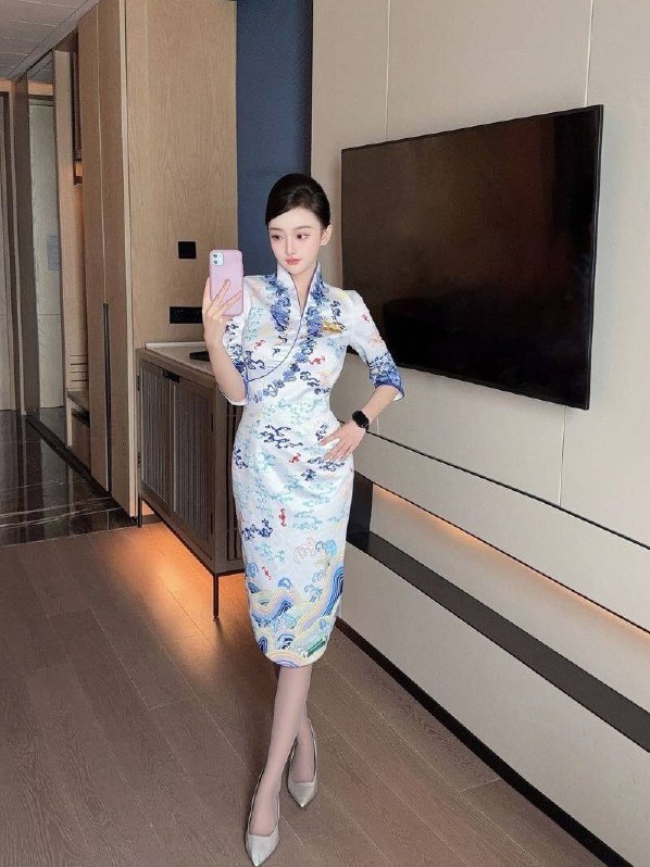 广州 悦悦 新人海航空姐 身高173cm 制服优雅 魅力十足