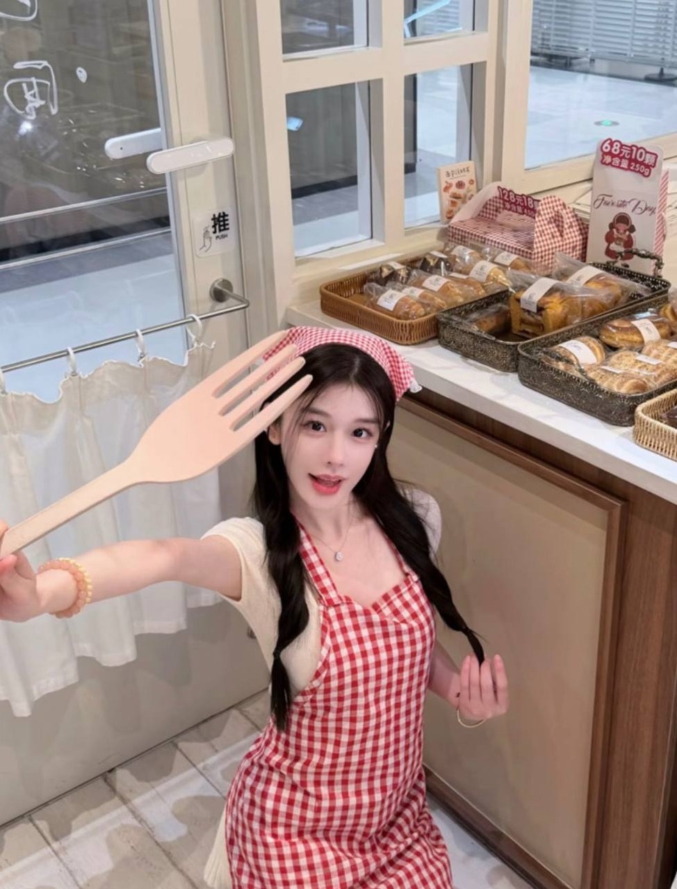 深圳米雪儿 兼职学生 天然美胸 三点粉嫩 女朋友感十足