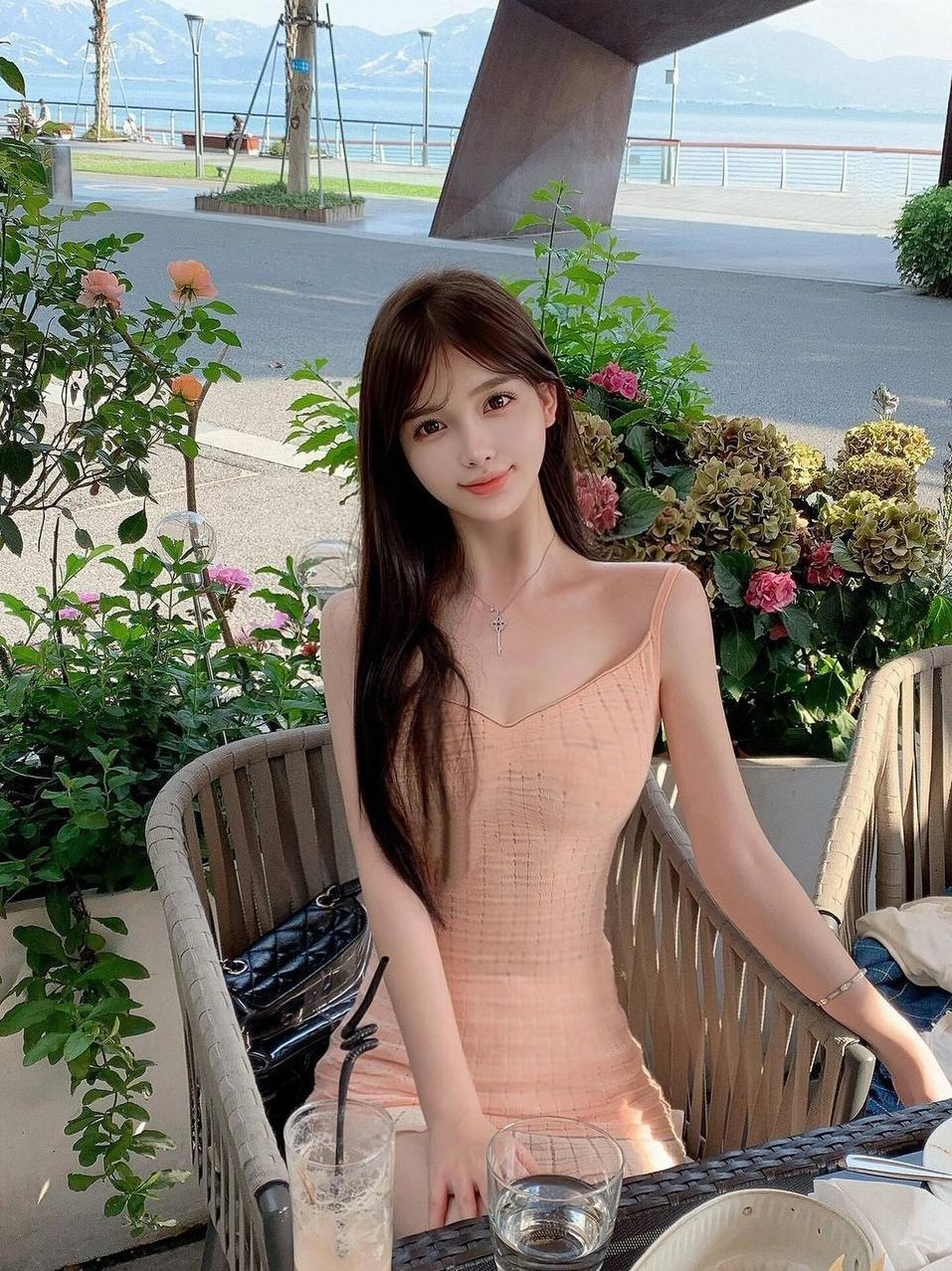 广州 娜美酱 03年 身高168 真胸36C 三点粉 乖巧懂事