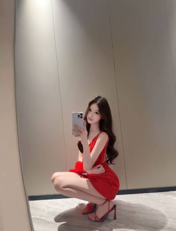 广州天河 小颖 173cm 05年 温柔善解人意 高度配合