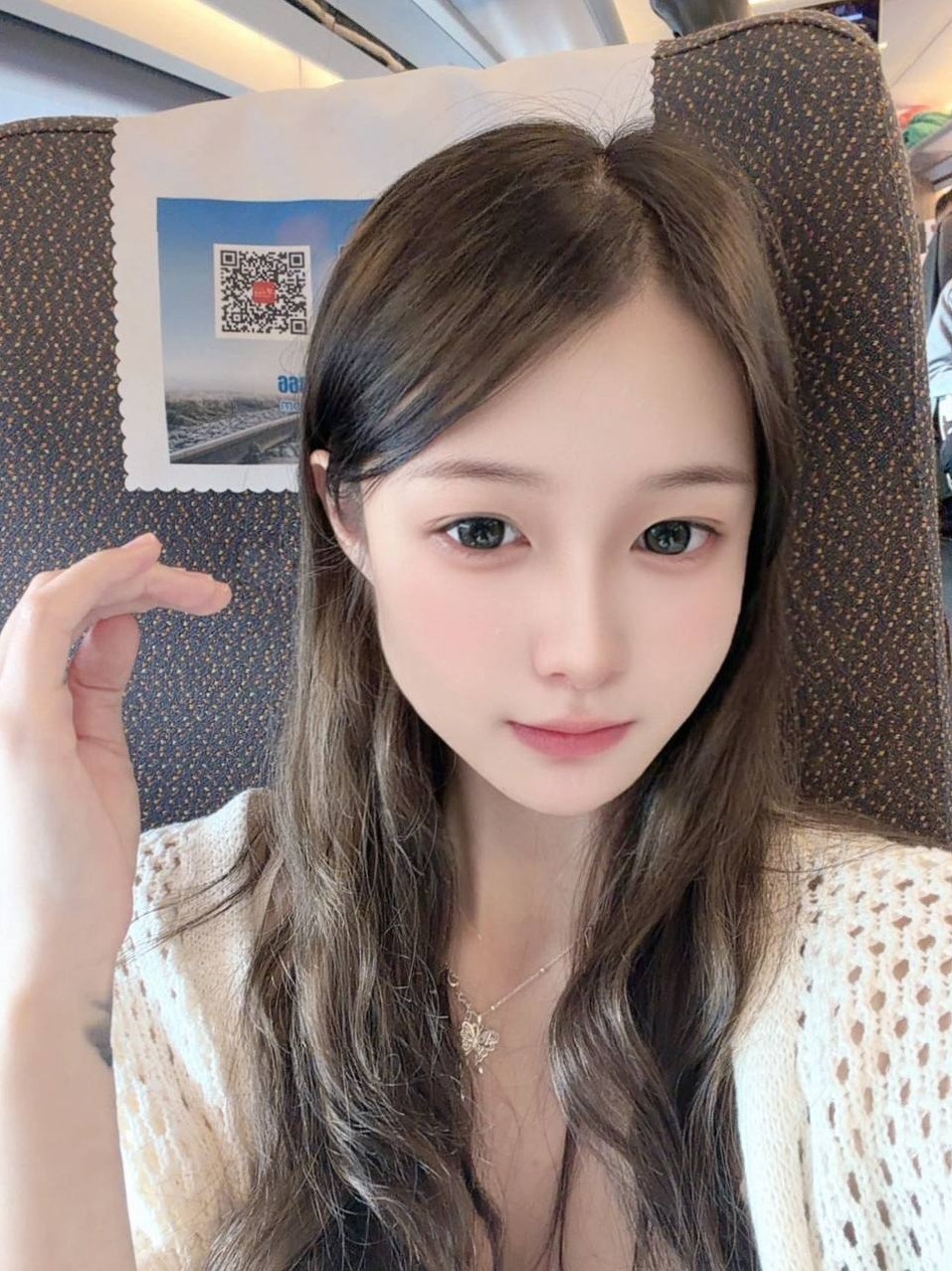 广州白小纯 顶级女孩 首次下海 纯心人 171cm