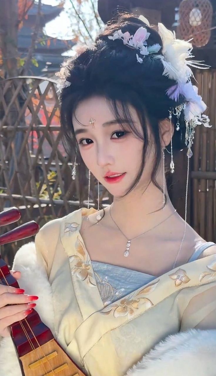杭州 香蕉 天然妈生脸 身高168cm 体重40kg 皮肤白皙