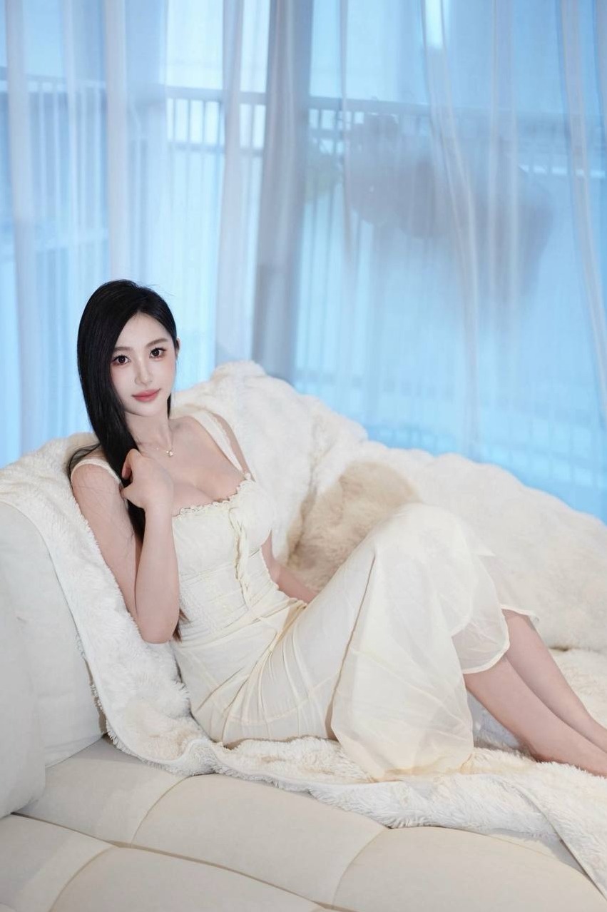 广州 王子诺 178cm E 天然妈生脸 雪白肌肤