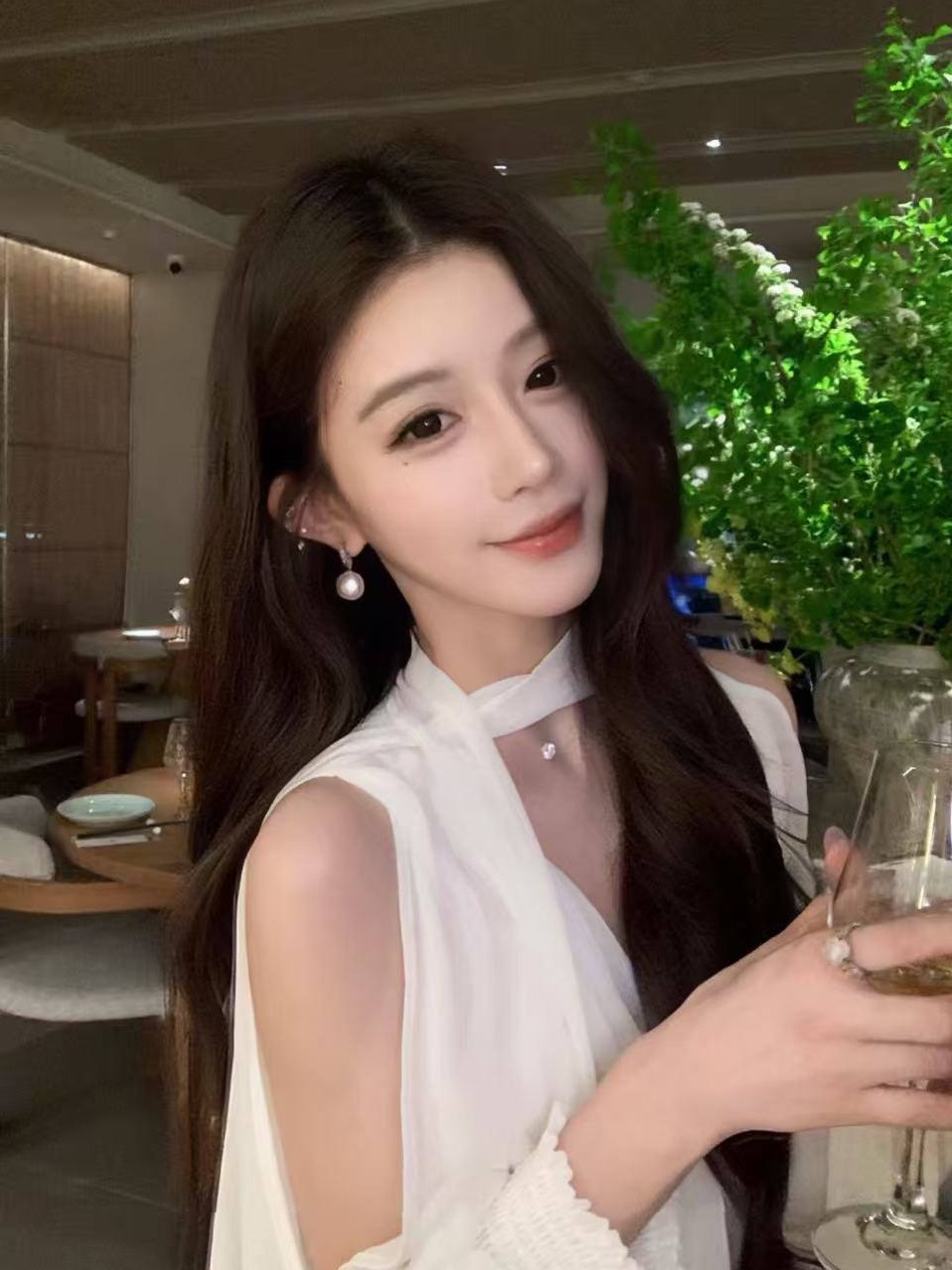深圳福田平面模特不忘前凸后翘漫画比例氛围感美少女