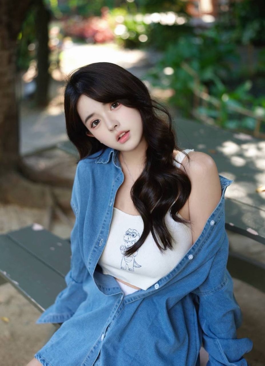 北京司藤小姐 身高168cm 白幼瘦 原生态童颜