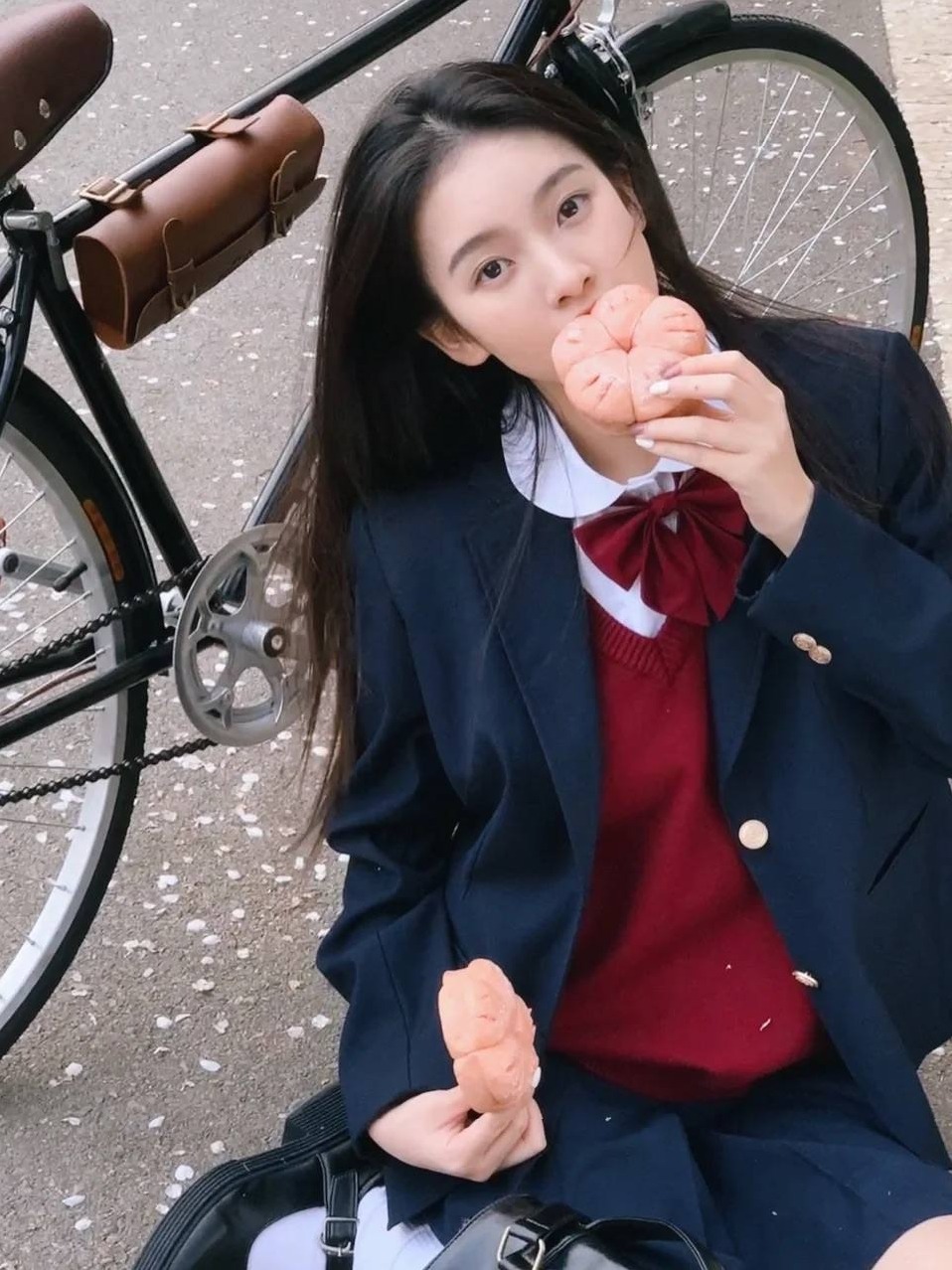 北京司藤小姐微笑镜头肌白如雪低素质勿扰