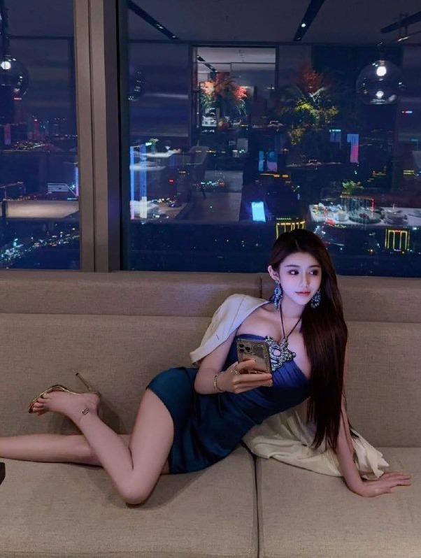长沙欢喜艺媛天然F罩杯身高168体重48