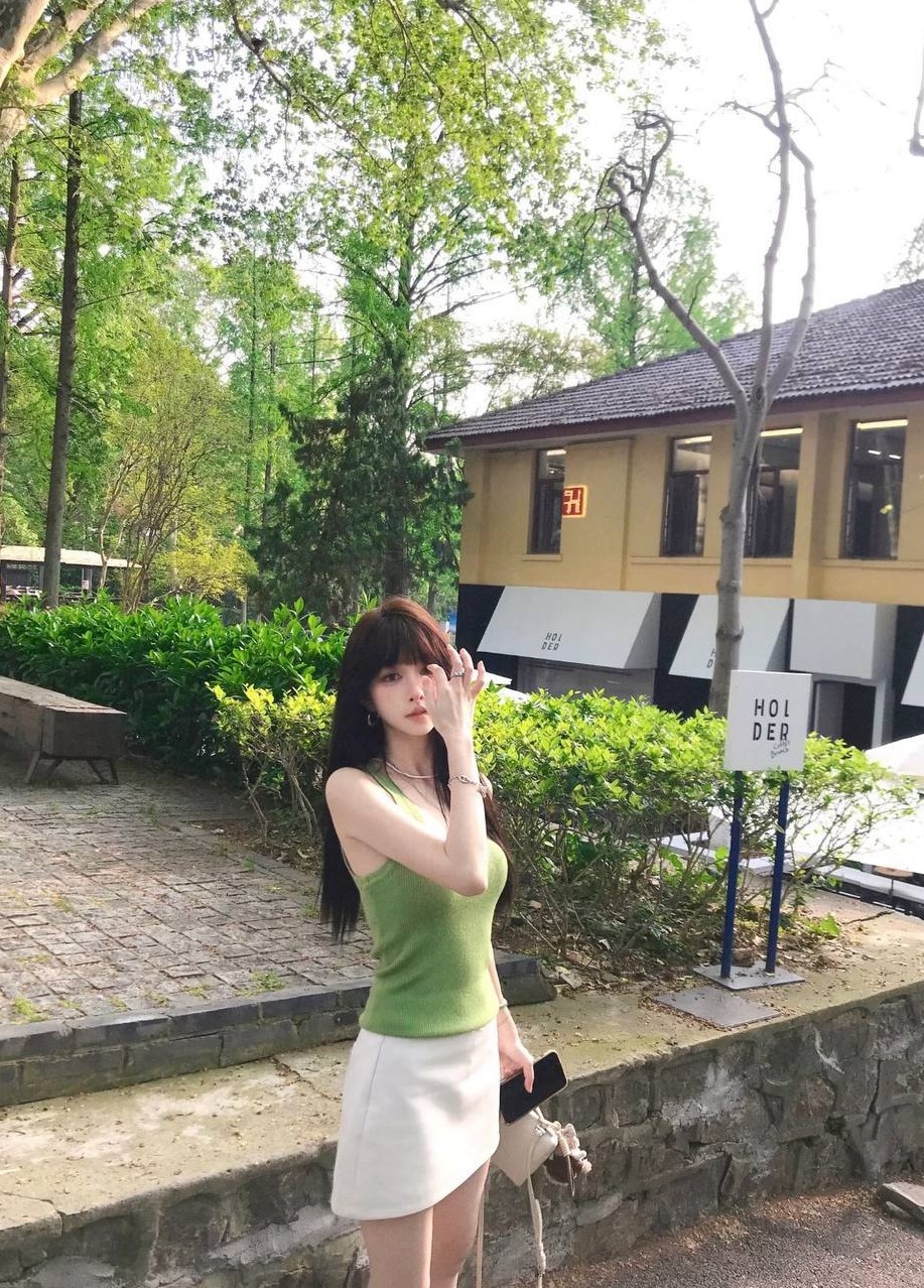 长沙欢喜溪瑶 06年湖师大在读 身高166cm 体重45kg 天然D杯 小猫女友风