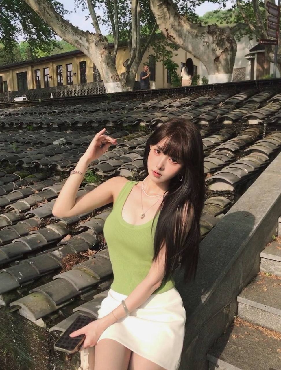 长沙欢喜溪瑶 清纯学生妹 可验学信网 身材纤细 气质甜美