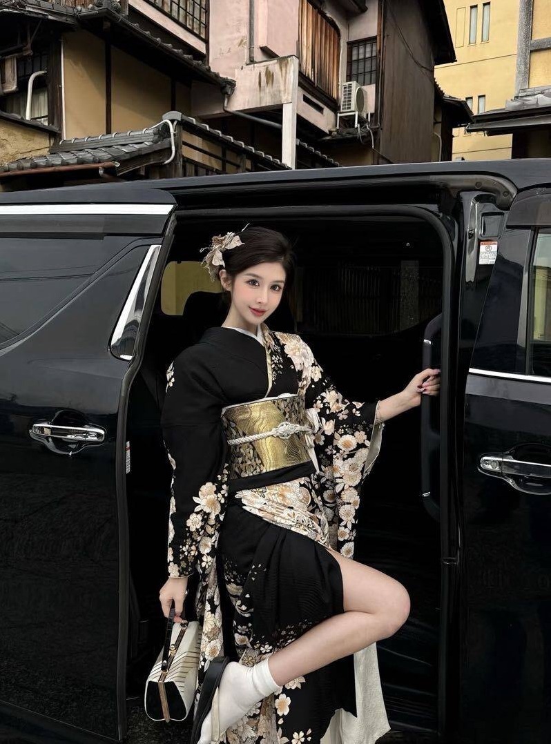 广州 多多 颜值超高 170D 蜜桃臀 筷子腿 服务至上