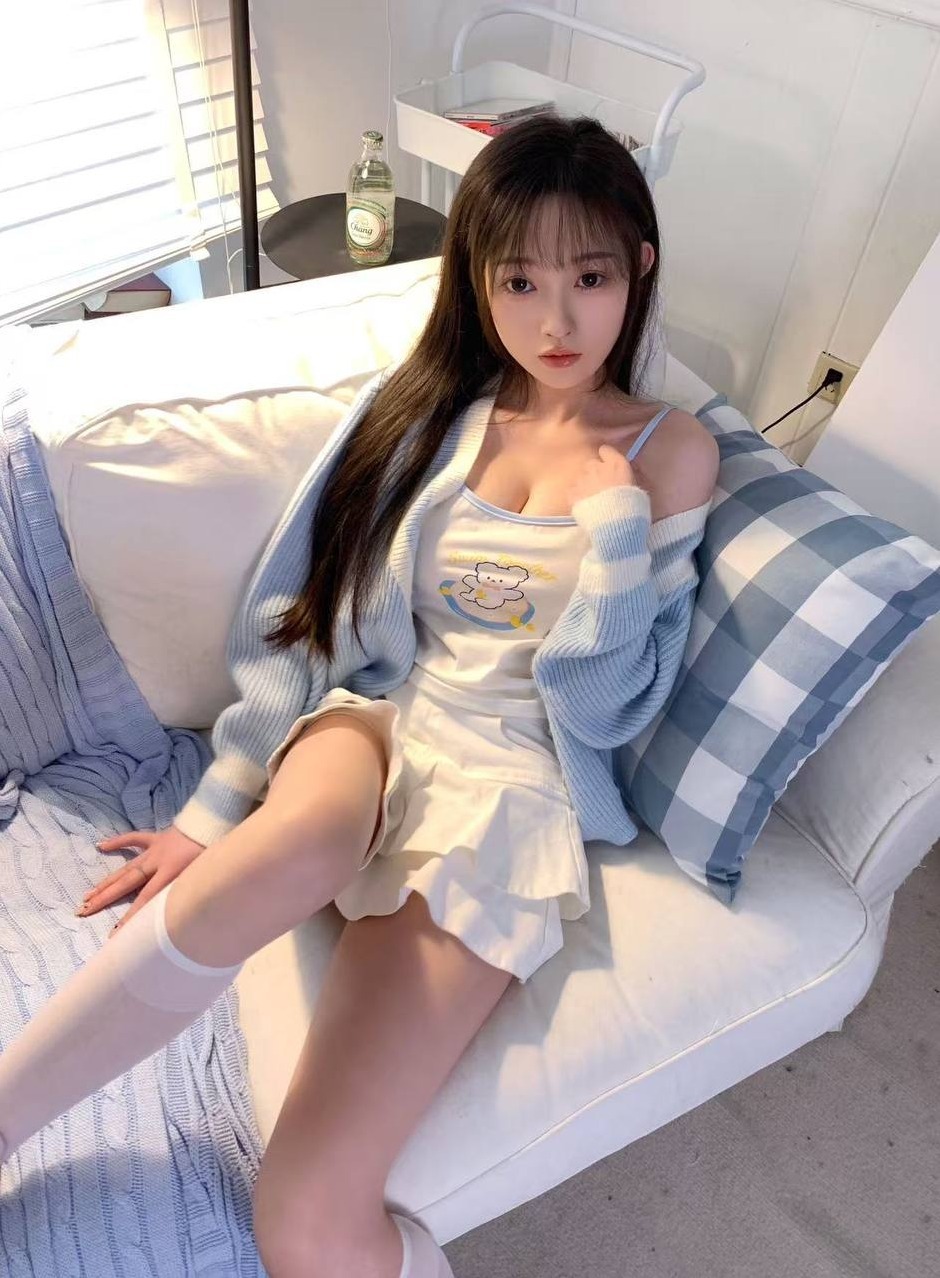 长沙心心 清纯可爱 眼睛深邃 身材高挑 大学生兼职