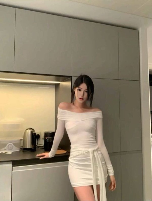 深圳安娜苏 172C 06年出生 湖北人 青春活力 小女友风