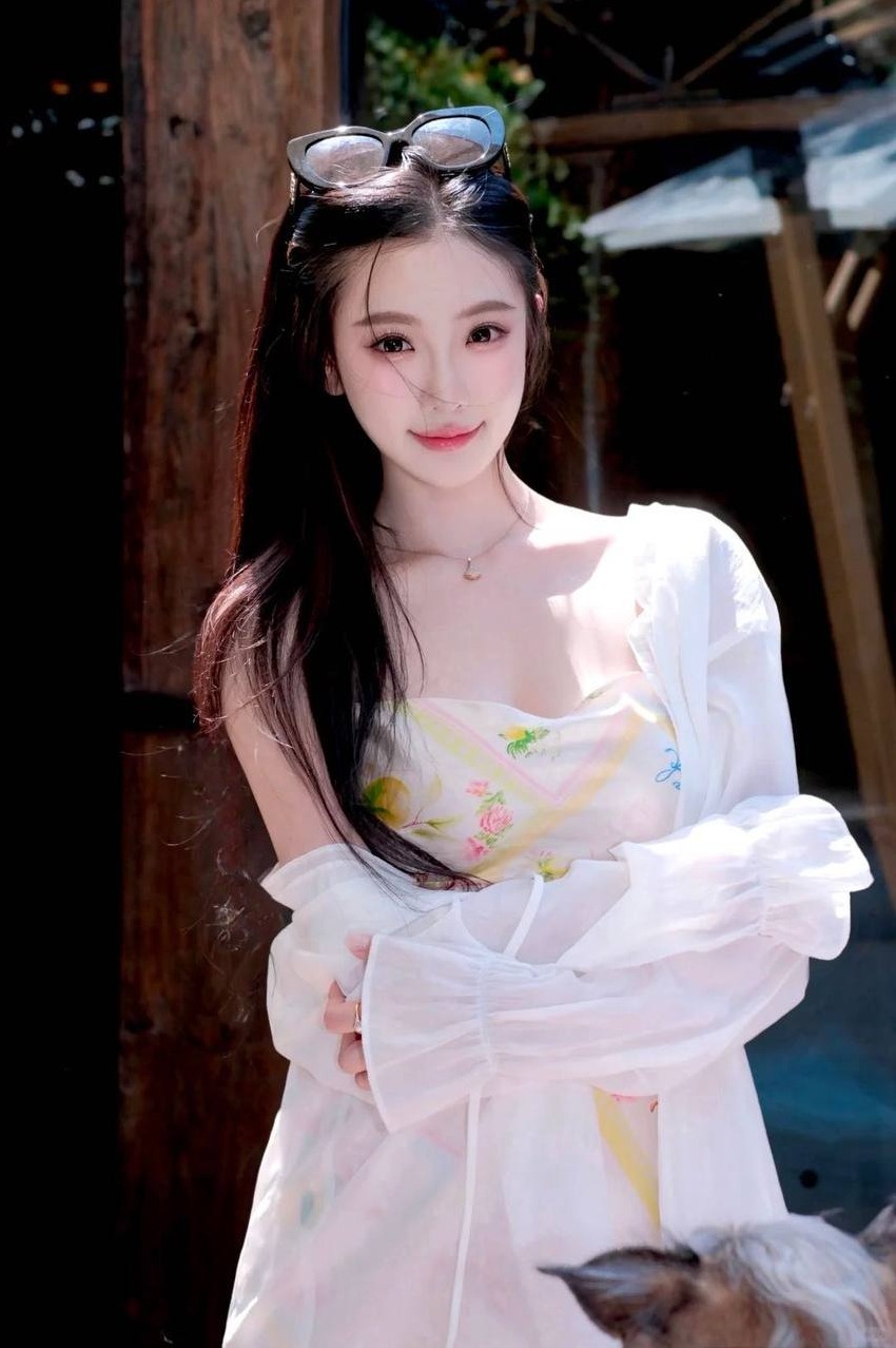 上海浦东李李 176D芭蕾舞者身姿 小翘臀 真人真照