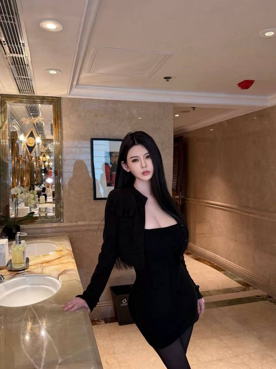 广州 杨弈 168cm 健身 蜜桃臂