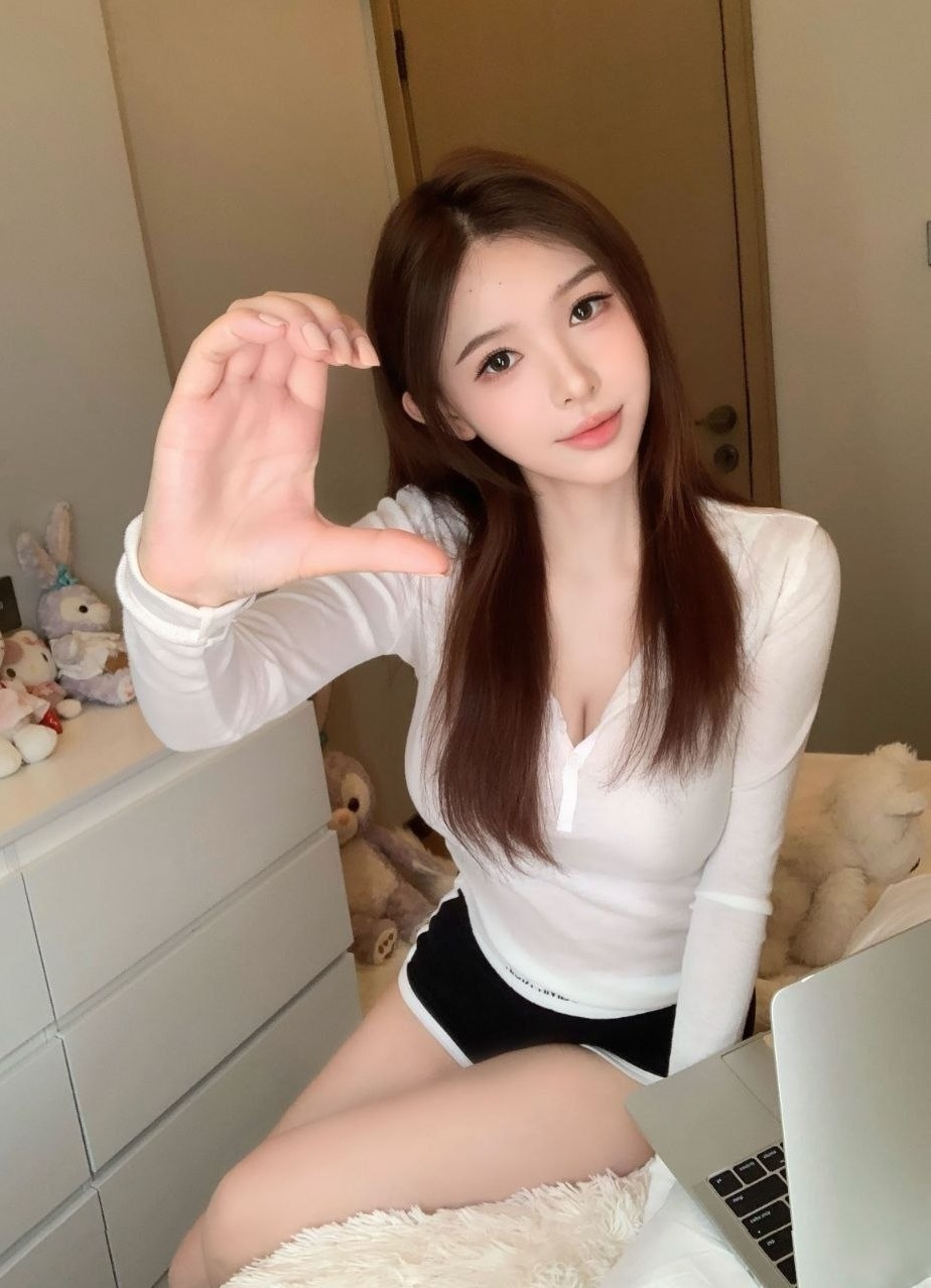 深圳南山丝丝 身材高挑纤细 腰细腿长 开朗健谈 服务贴心
