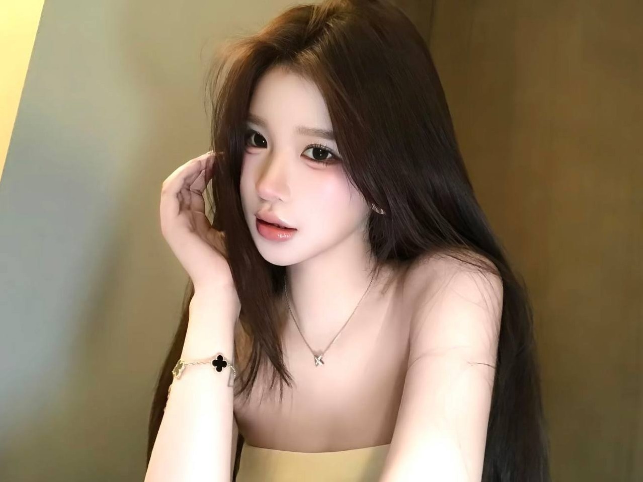 广州苏暖暖 雪白肌肤 傲人身材 特约臀模 慾辣魔女