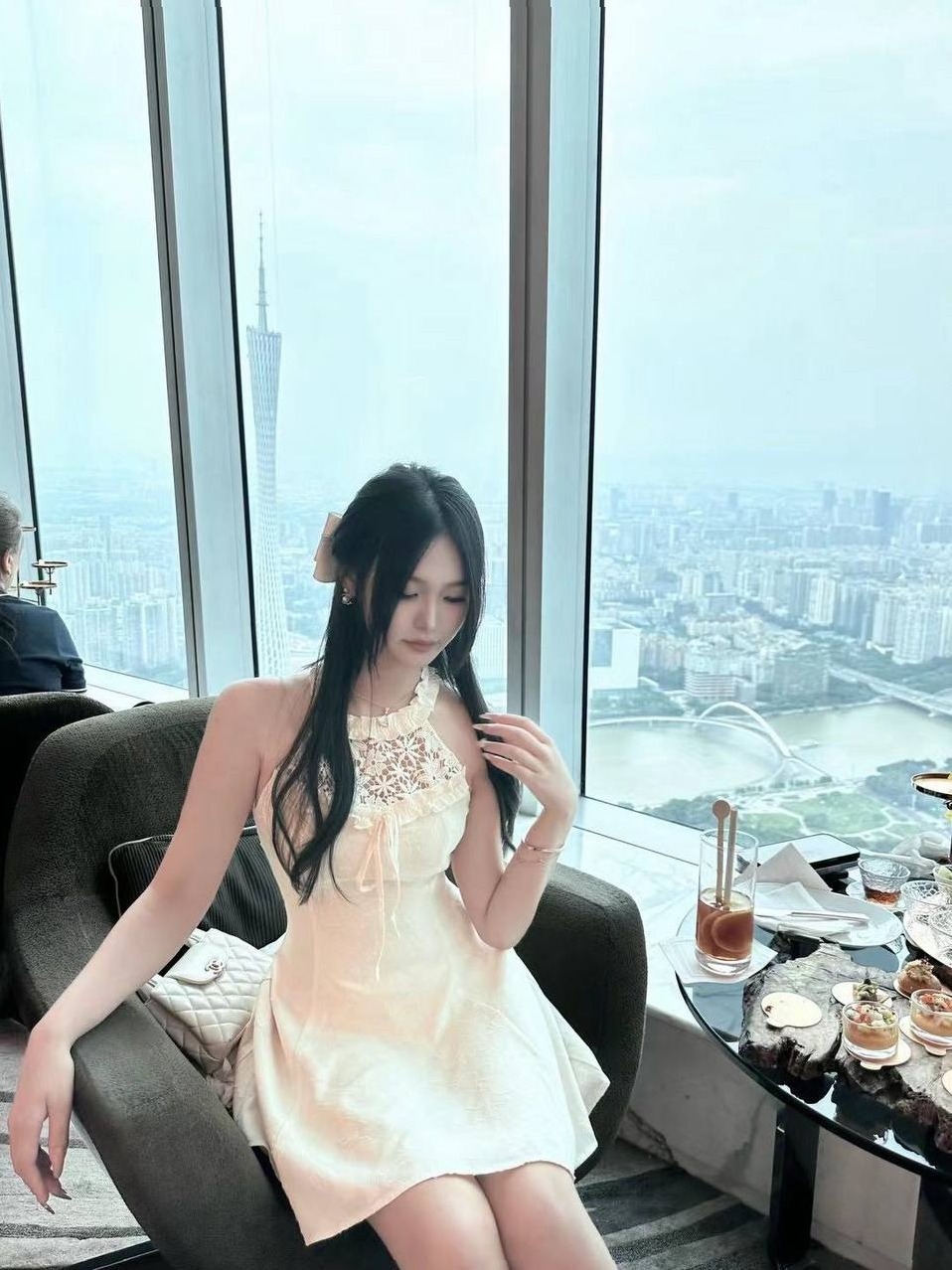 深圳南山逍遥生05年御姐原生态妈生脸初恋Feel