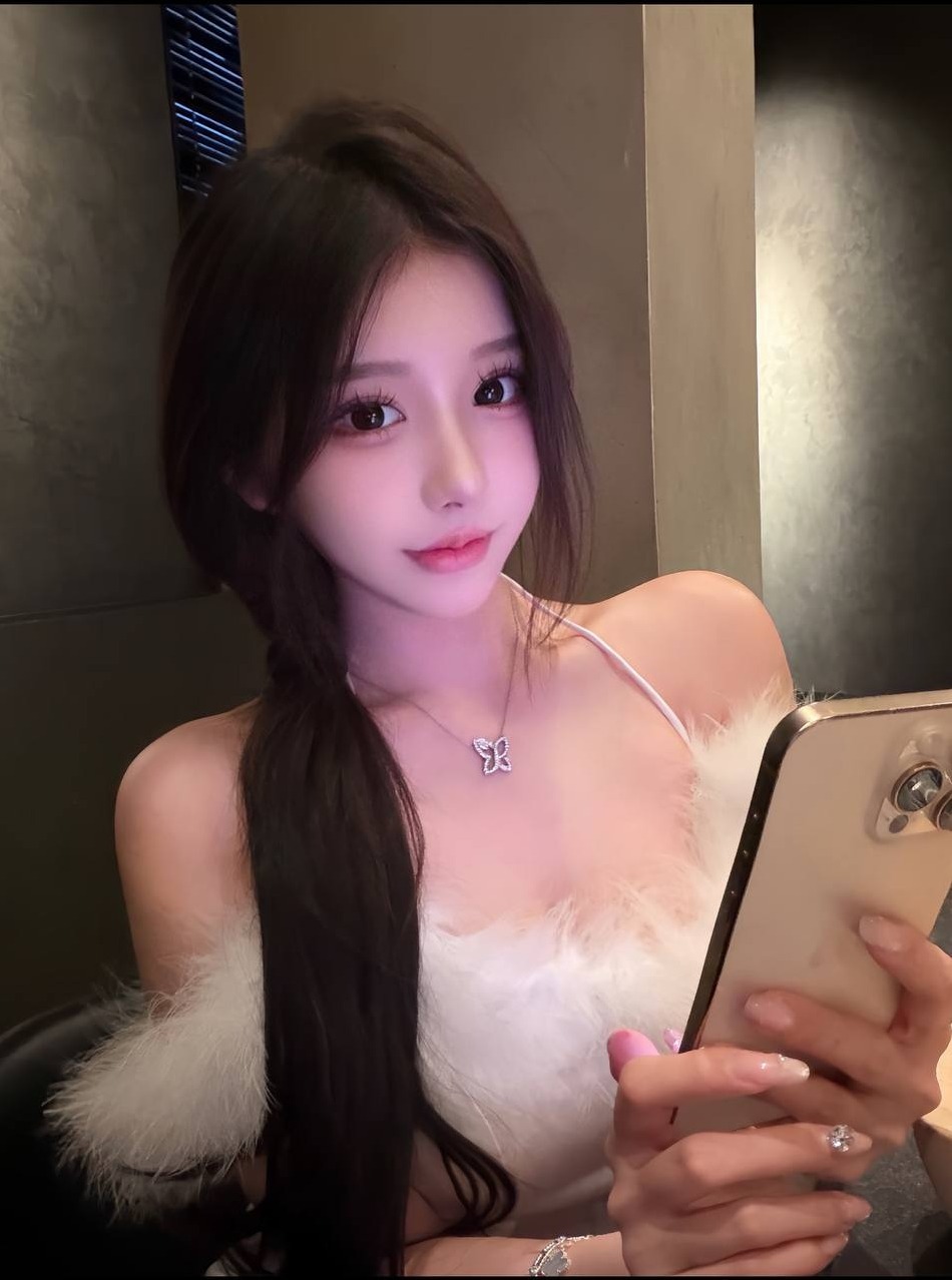广州杨弈 兼职短开 高颜值高素质 178cm D罩杯 A4腰