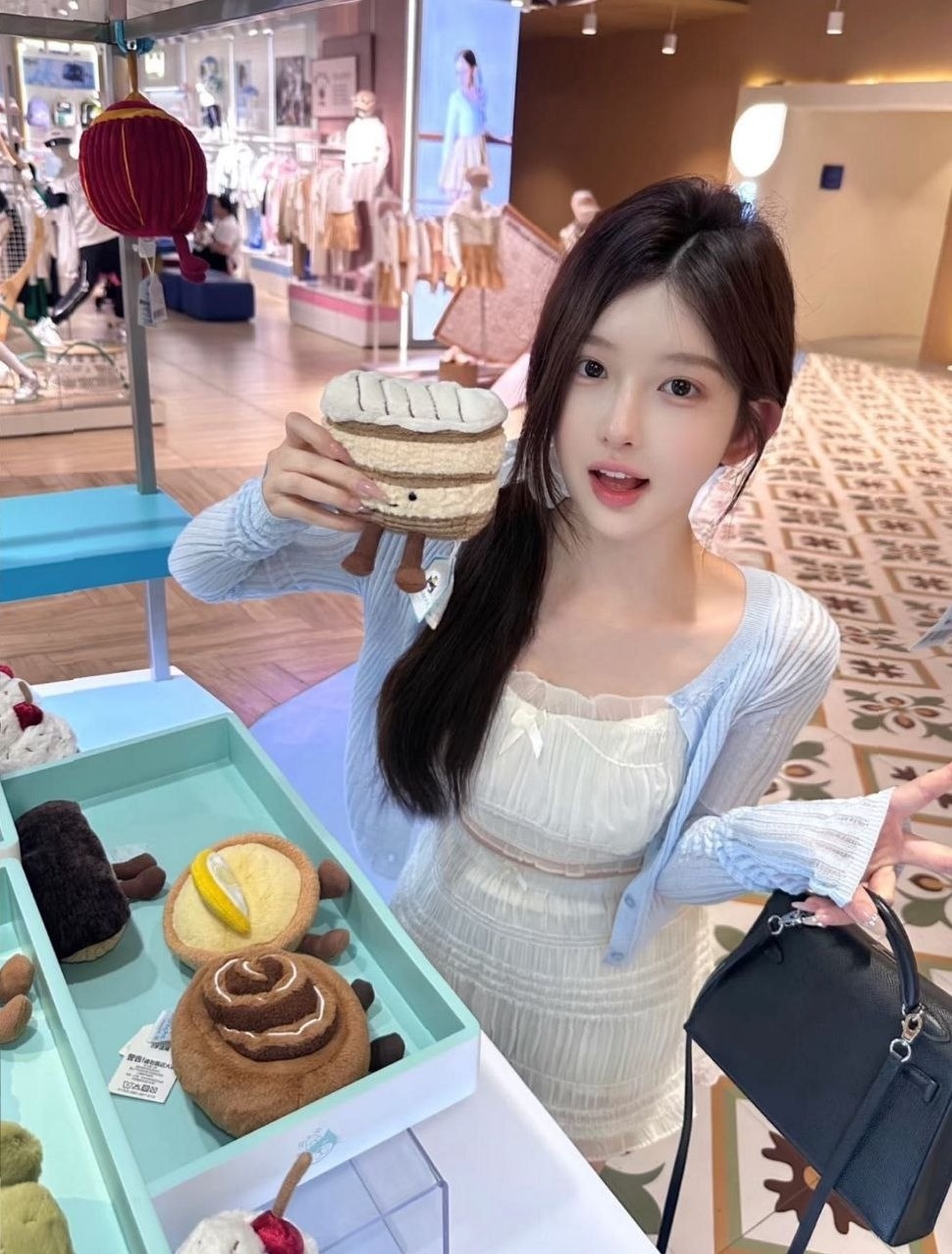 北京朝阳小若小布丁女大168cm C杯天然真胸皮肤白皙