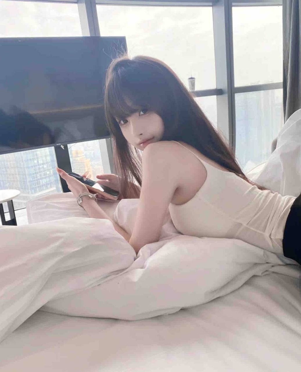 广州白云软萌妹子小甜心纤细腰肢服务热情