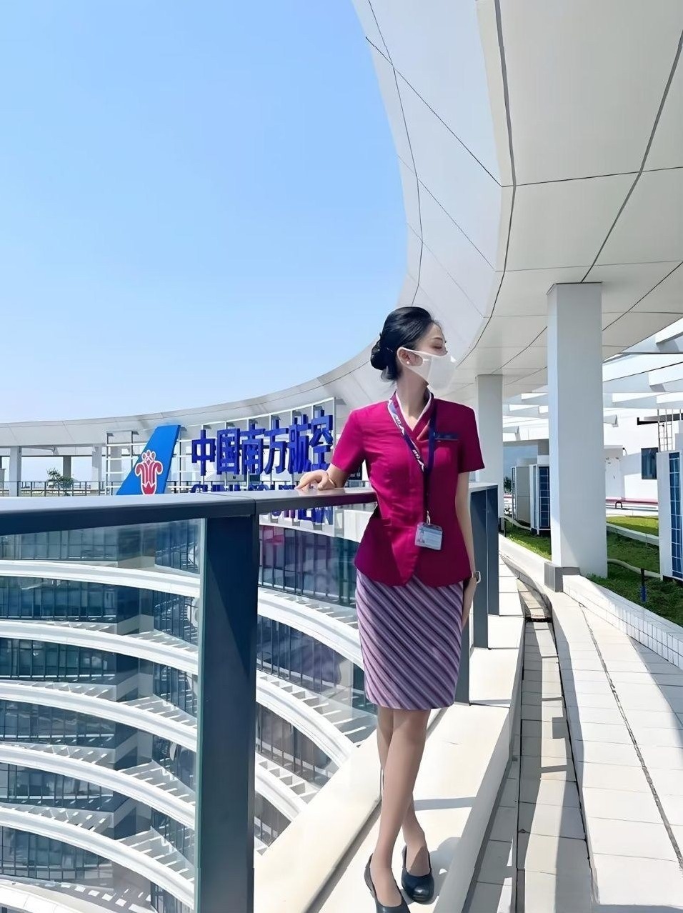北京小若真实空姐 制服诱惑 精通四国语言 可语音播报见面