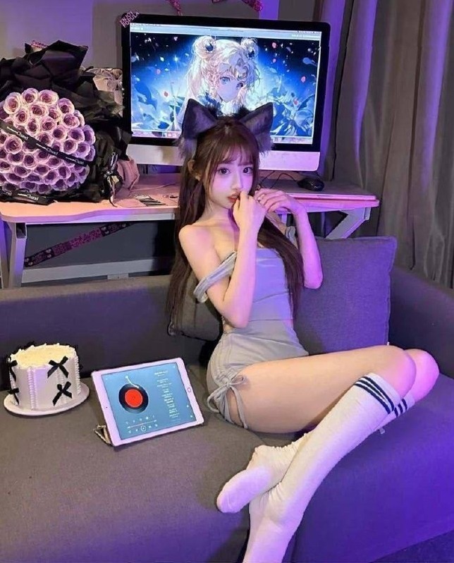 北京朝阳周生辰 魔王 19岁纯欲少女 童颜巨乳 漫画身材