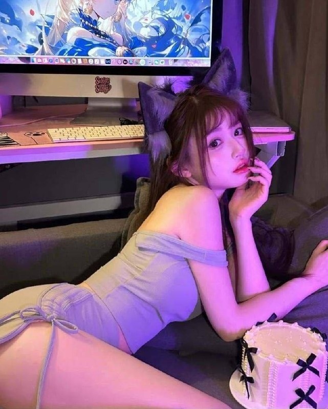 北京朝阳周生辰 魔王 174 天然E胸 学生妹 清纯烧杯