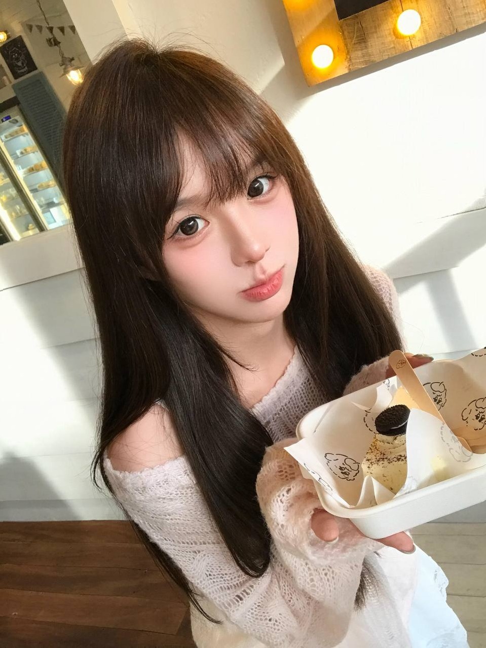 上海长宁月亮06年艺考生高挑完美比例雪白翘臀