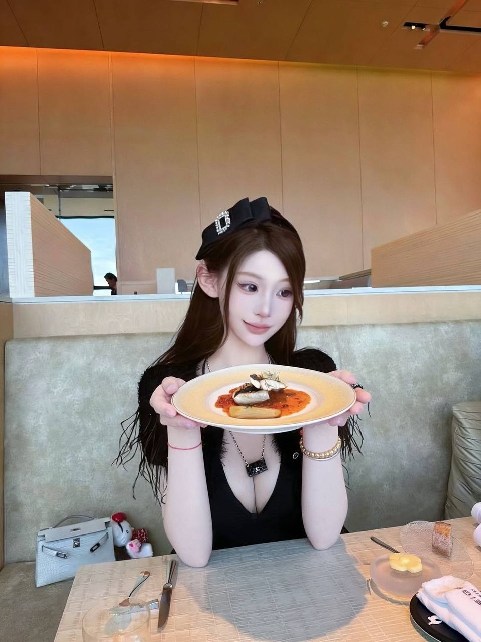 广州杨弈 新人第一天 真C 筷子腿 净足170 全自动 有制服
