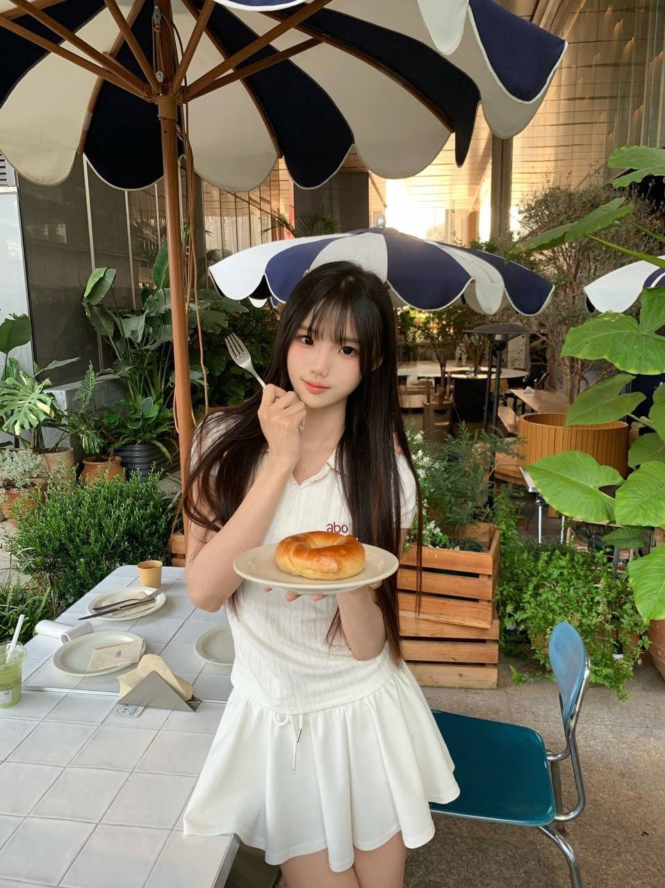 杨弈 170cm 白小纯 无纹身 广州