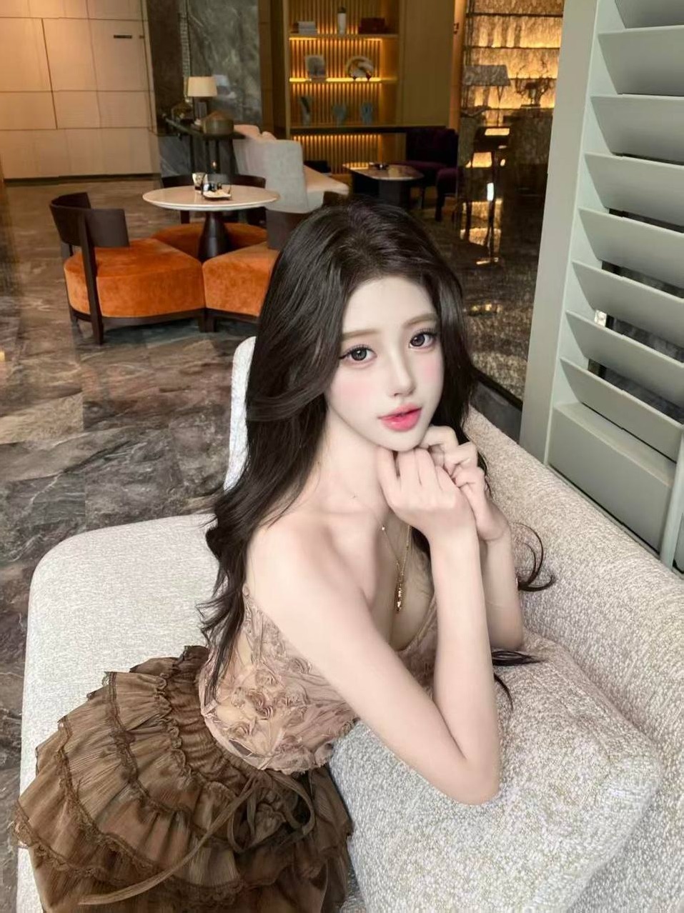 上海 新人演员小花 丰满火辣身材 筷子腿无整容纯欲