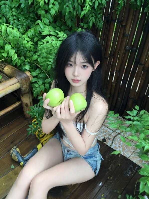 广州甜甜极品学生童颜巨乳C+杯纯欲风乖巧可爱无不良嗜好