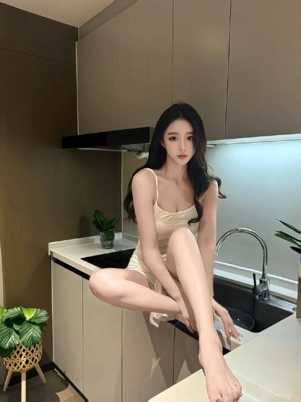 上海杨弈 模特身材 高白醇 镜头感强 慵懒自信