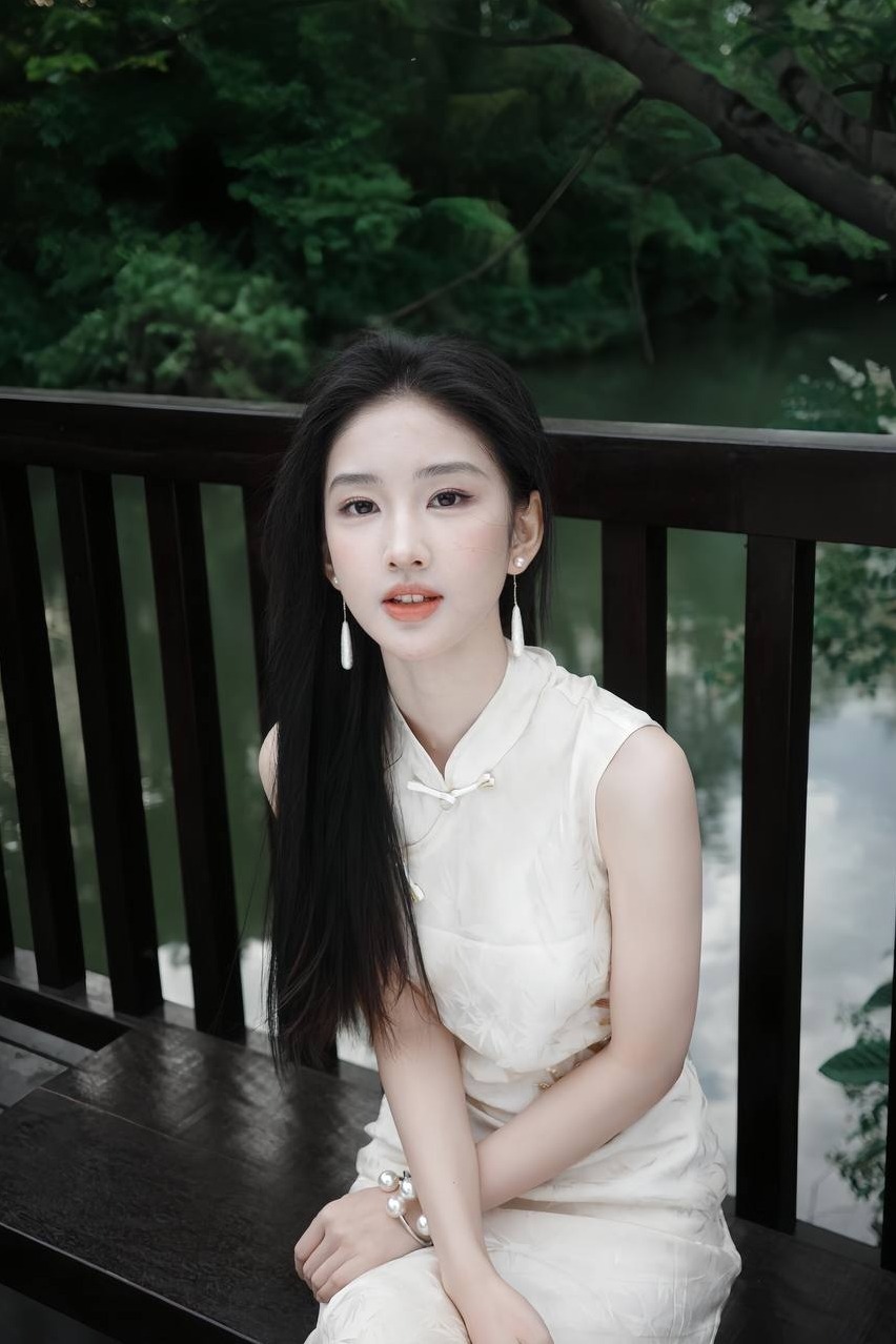 深圳米雪儿 173cm 49kg 敏感水多 反差性格好 粘人活好