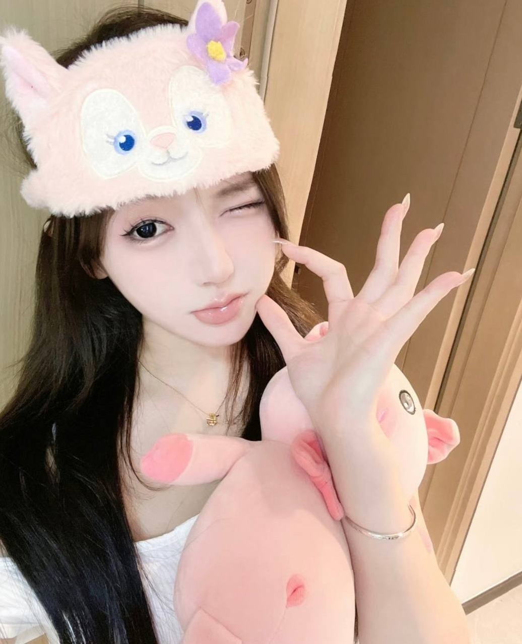 广州越秀清纯女大Coser娜娜天然妈生脸身高163cm