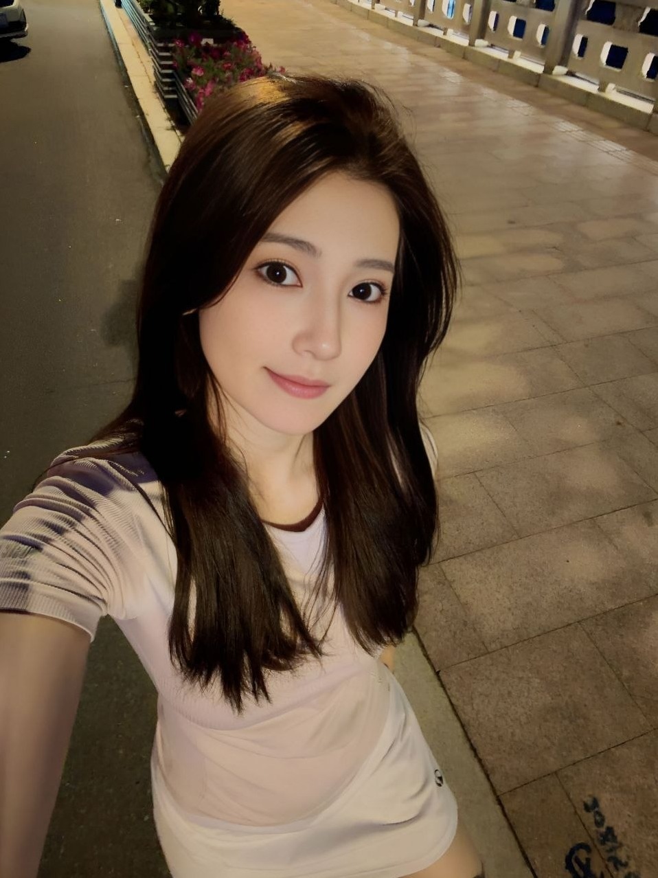 北京朝阳鸡哥风韵身材前凸翘臀全身白