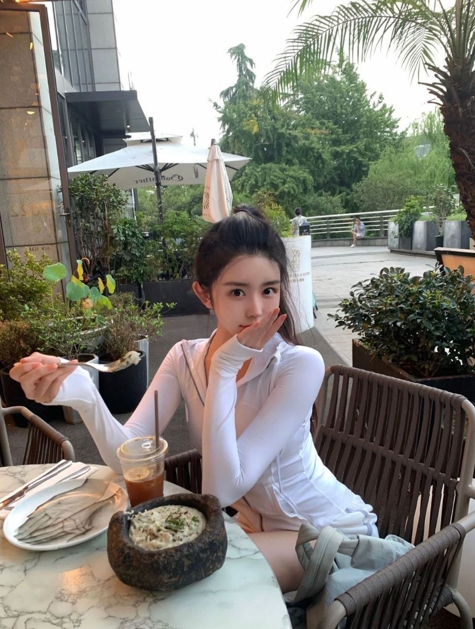 北京鸡哥 175cm 48kg 腰围58 臀围98 可欲可纯