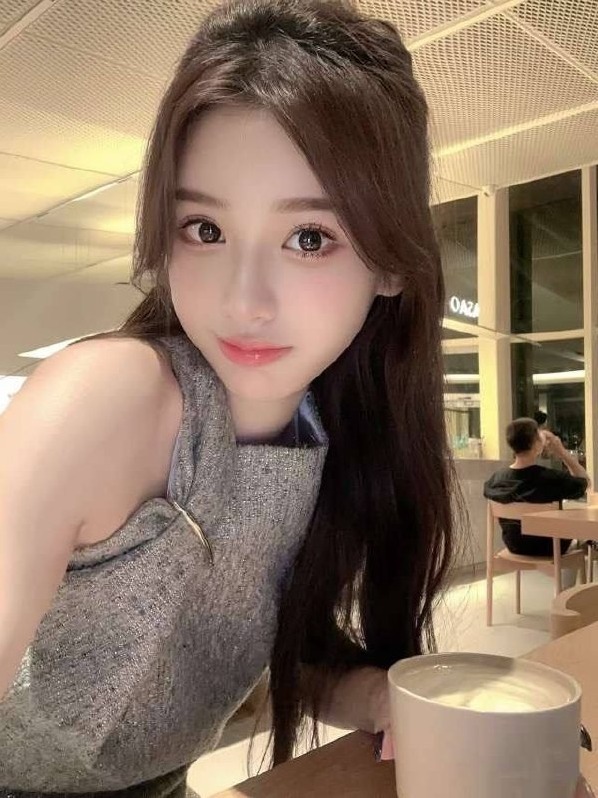 北京丰台清纯学生妹莉莉 自然妈生脸 居家风写真约拍