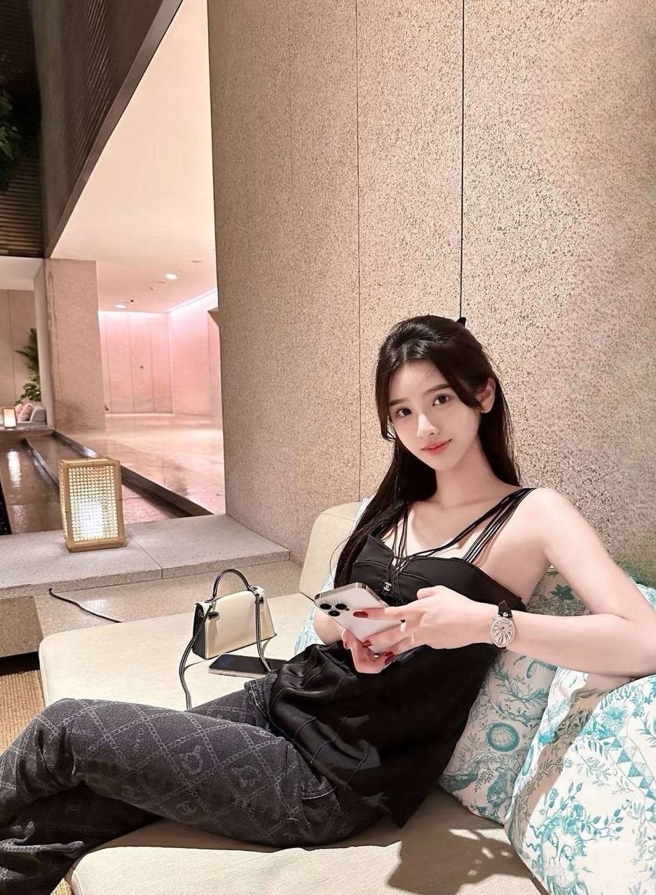 北京西城气质模特Vivi 曲线迷人 高端定制私房照