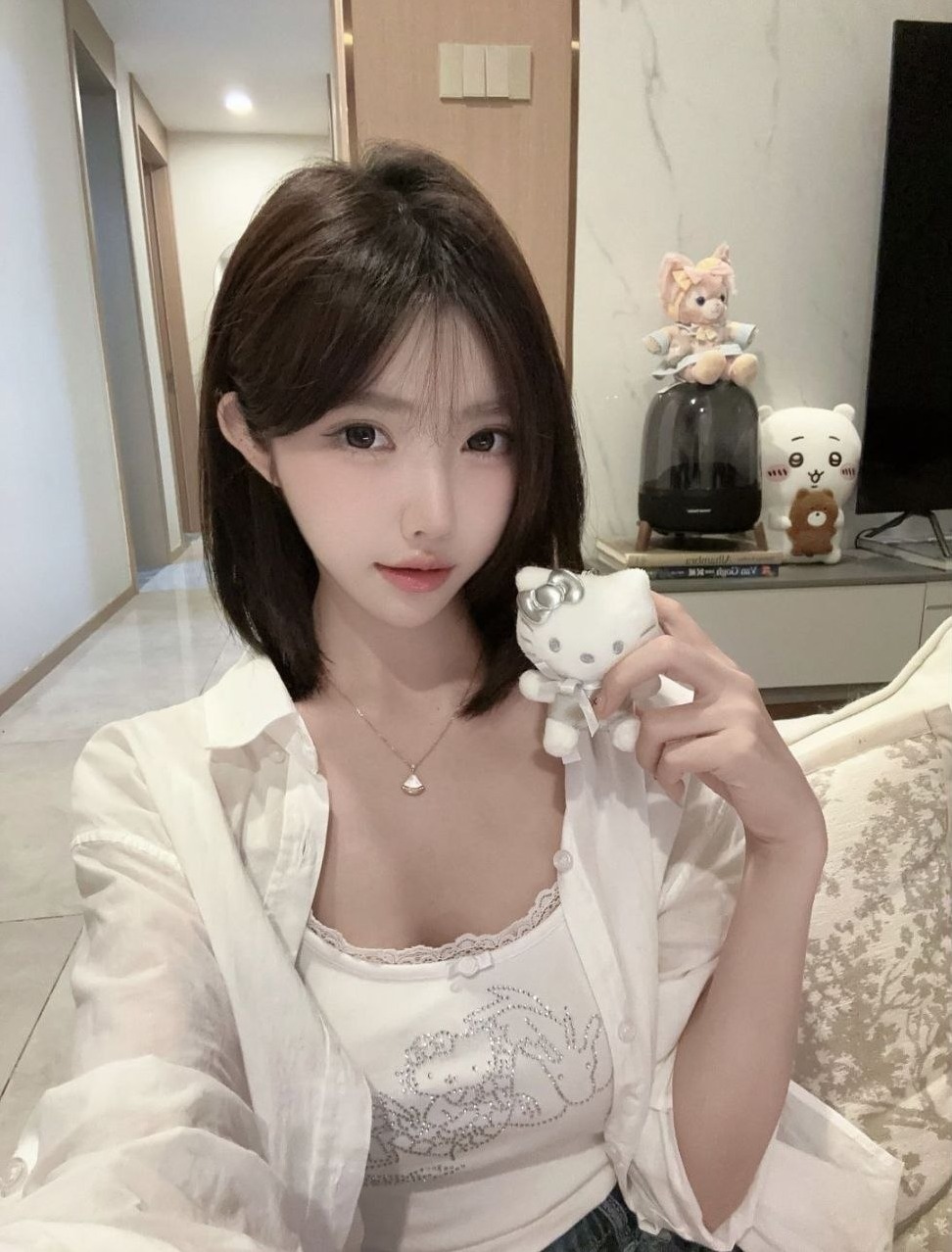 北京树树 川妹子短发 纯天然白虎一线天 奶大屁股翘 温柔配合高