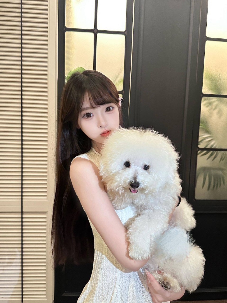 上海黄浦表演系幼恩 175cm98斤真D 冷白皮翘臀筷子腿高情商