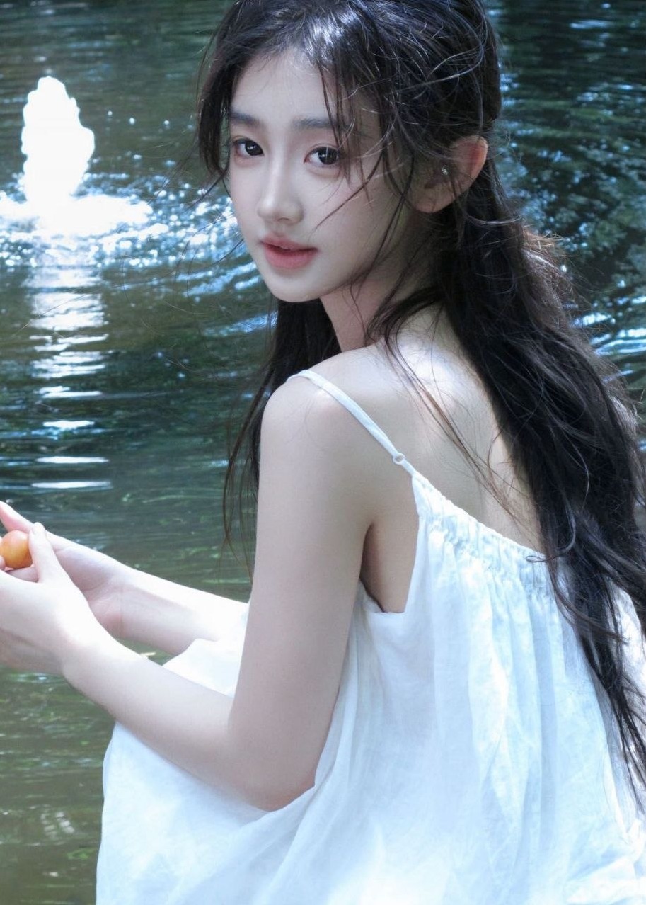北京晏熙雨鱼鱼 高颜值高素质 擅长民谣 冷白皮