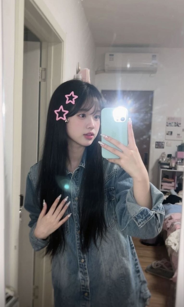 南京Laochen萝莉bxc 肤白三点粉 学生兼职短开 双商在线温柔配合