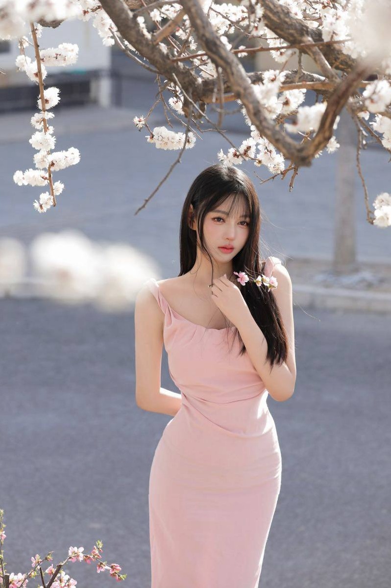 深圳南山 04年新人 纯欲美人 魔鬼身材 配合度高