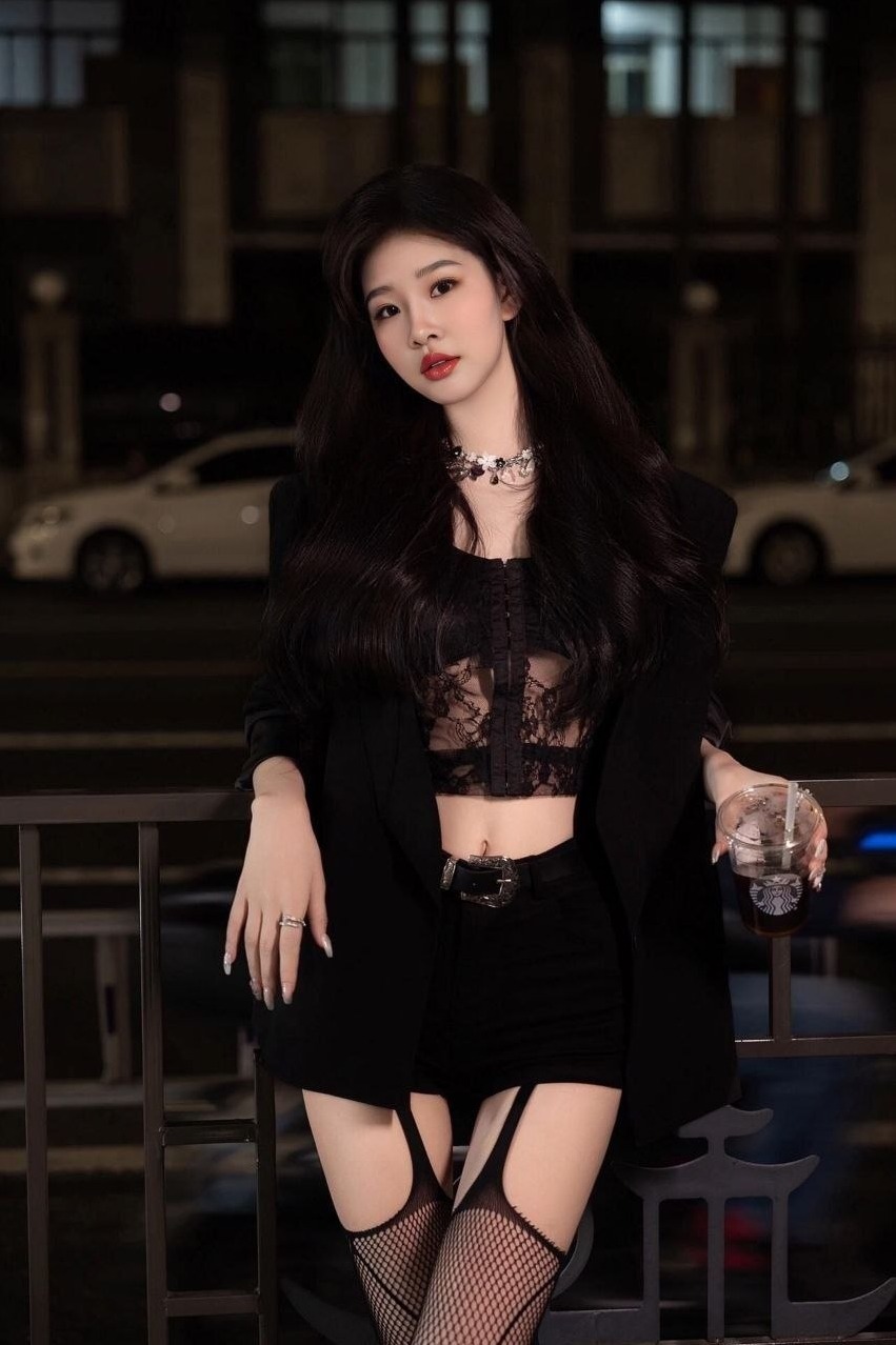 南京建邺Laochen 06新人 92斤 皮肤雪白 S身材 女友式服务